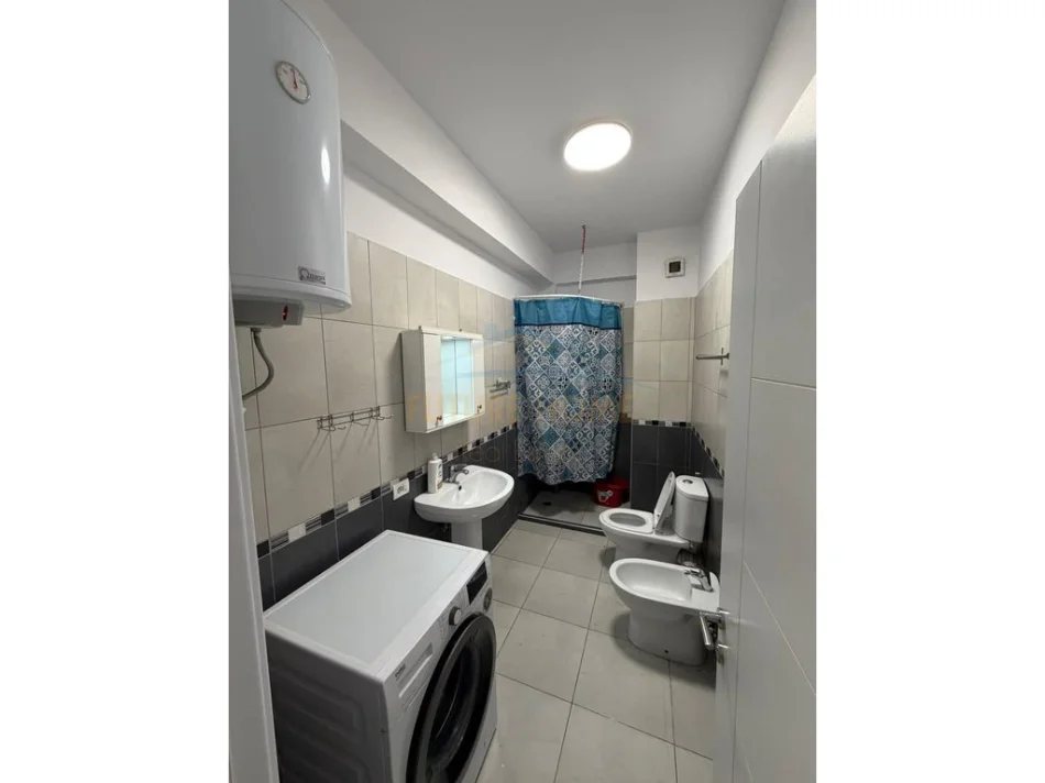 Tirane, jepet me qera apartament 2+1 Kati 5, 88 m² 500 € 