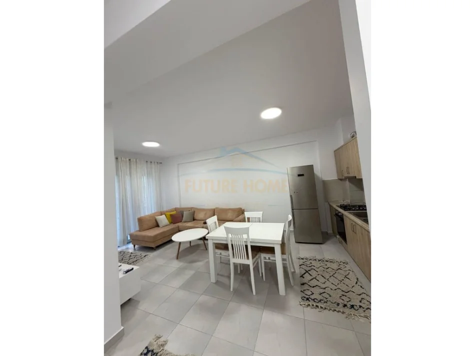 Tirane, jepet me qera apartament 2+1 Kati 5, 88 m² 500 € 