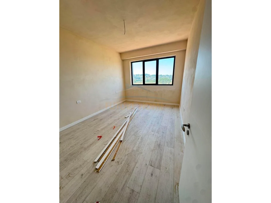 Tirane, shitet apartament 2+1+Ballkon Kati 3, 95 m² 150.000 € 