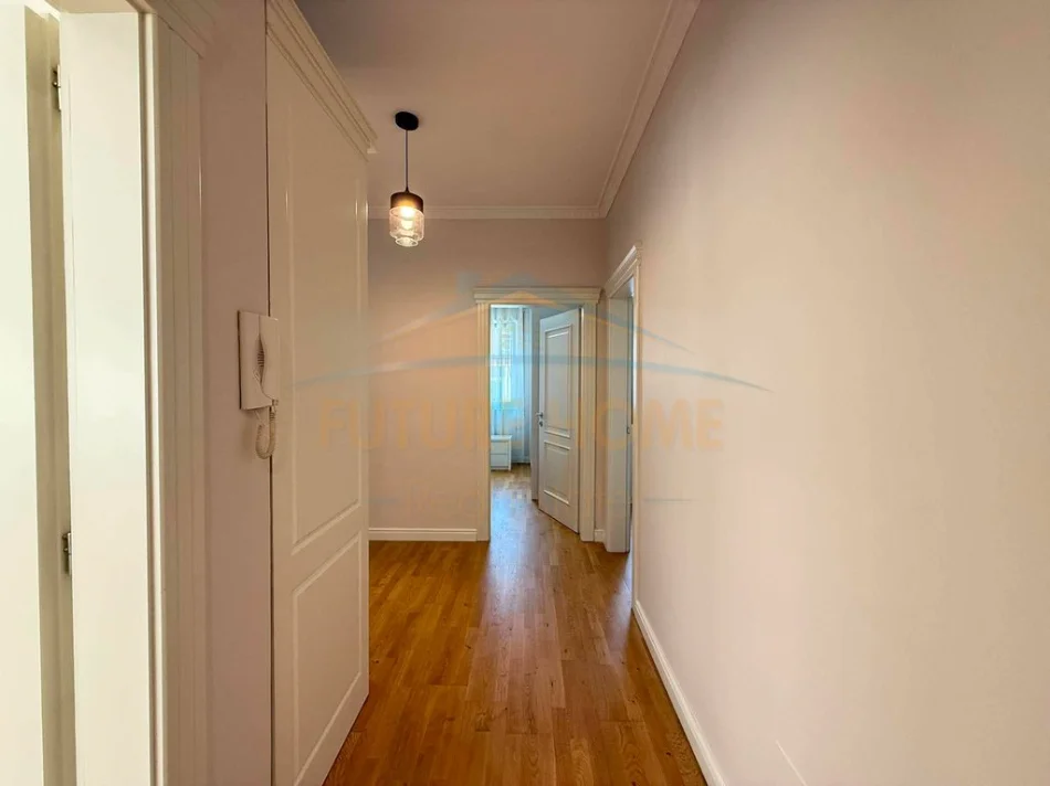 Tirane, shes apartament 3+1+Ballkon Kati 1, 117 m² 340.000 € (Rruga eduart mano)