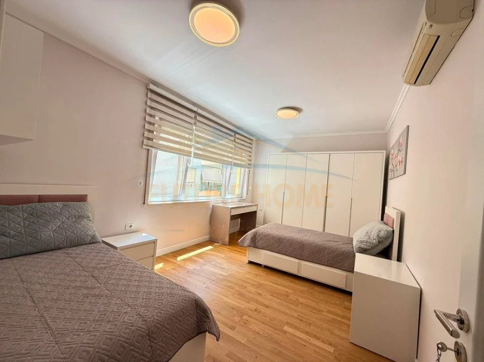 Tirane, shes apartament 3+1+Ballkon Kati 1, 117 m² 340.000 € (Rruga eduart mano)