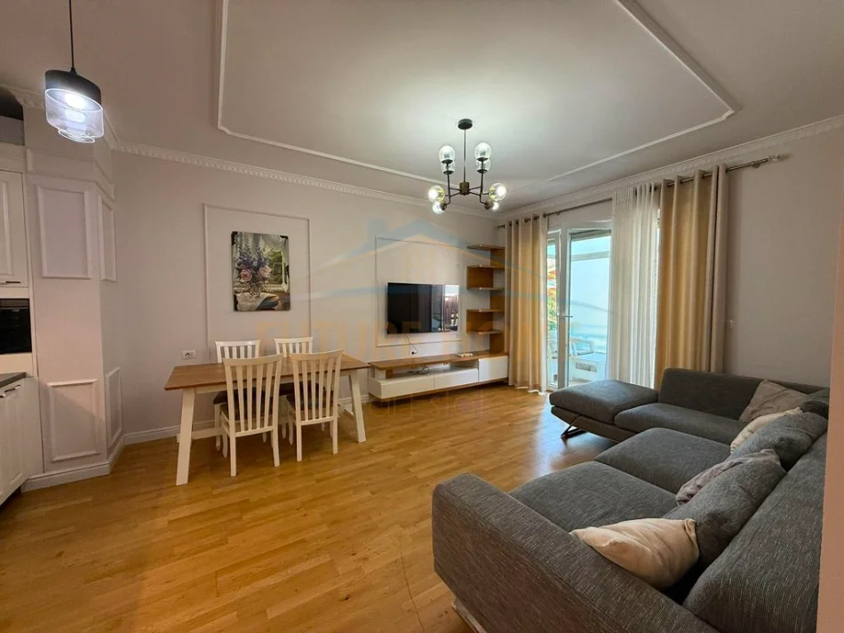 Tirane, shes apartament 3+1+Ballkon Kati 1, 117 m² 340.000 € (Rruga eduart mano)