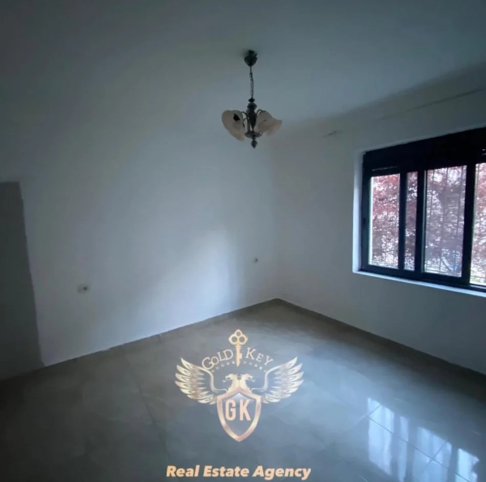 Durres, shitet apartament 1+1+Ballkon Kati 2, 60 m² 60.000 € (Dyli,Spitali)