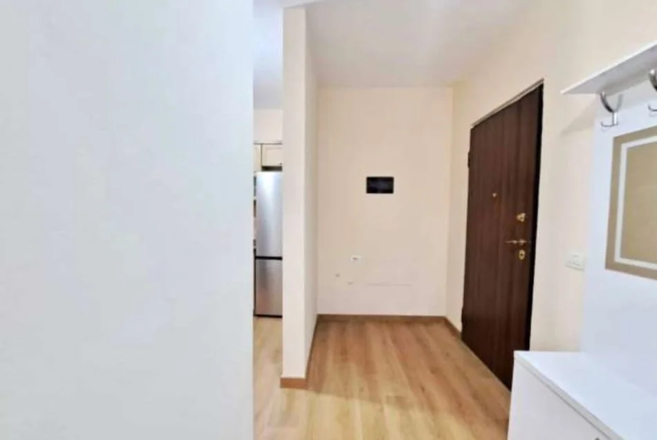 Tirane, jepet me qera apartament 2+1+Ballkon Kati 6, 104 m² 700 € (rruga e kavajes)