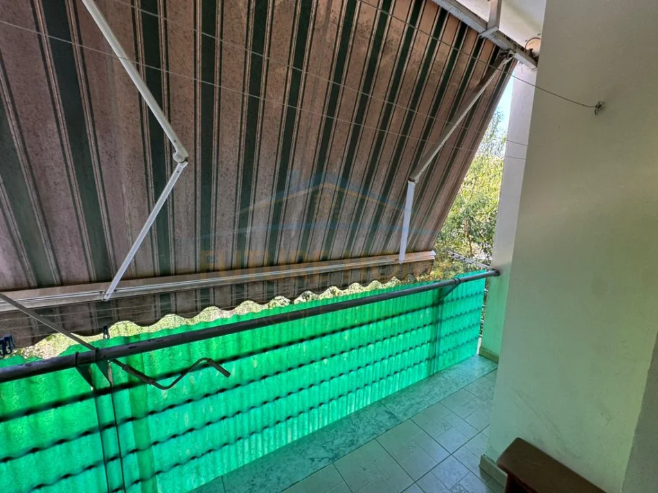 Tirane, jap me qera apartament 1+1 Kati 1, 70 m² 480 € (Ministria e Jashtme, Brryl)