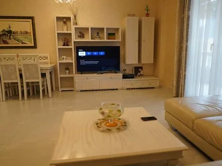 Tirane, shitet apartament 3+1 , 145 m² (Qender)