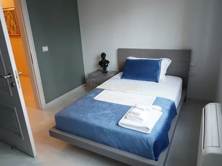Tirane, shitet apartament 3+1 , 145 m² (Qender)