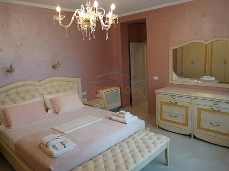 Tirane, shitet apartament 3+1 , 145 m² (Qender)
