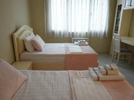 Tirane, shitet apartament 3+1 , 145 m² (Qender)