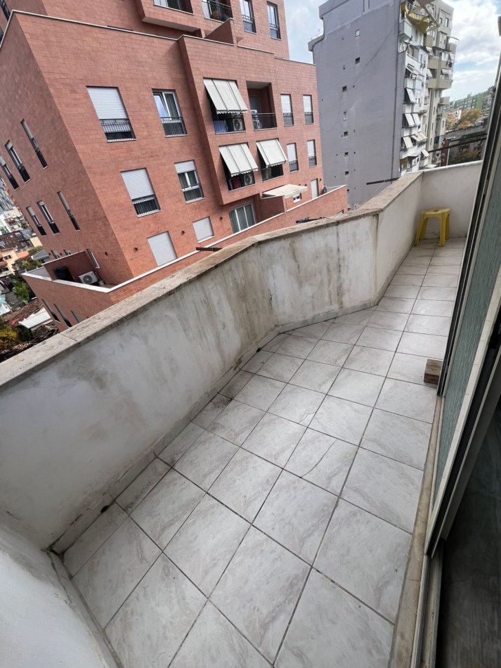 Tirane, jepet me qera apartament 3+1 Kati 6, 120 m² 500 € (Myslym Shyri)