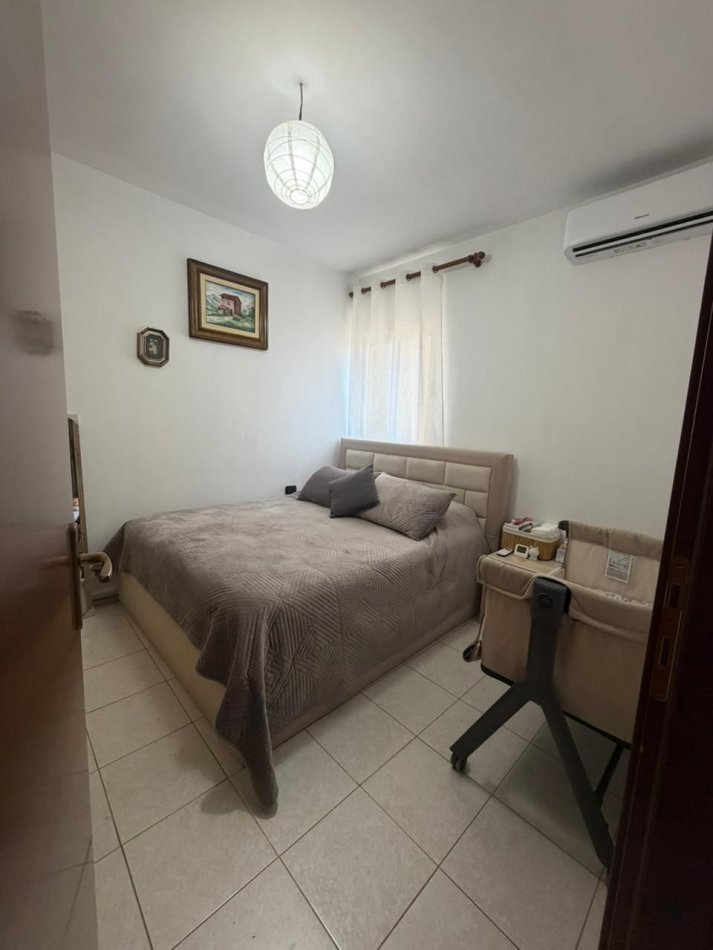Tirane, jepet me qera apartament 1+1 Kati 4, 70 m² 500 € (Ish Fusha e Aviacionit)
