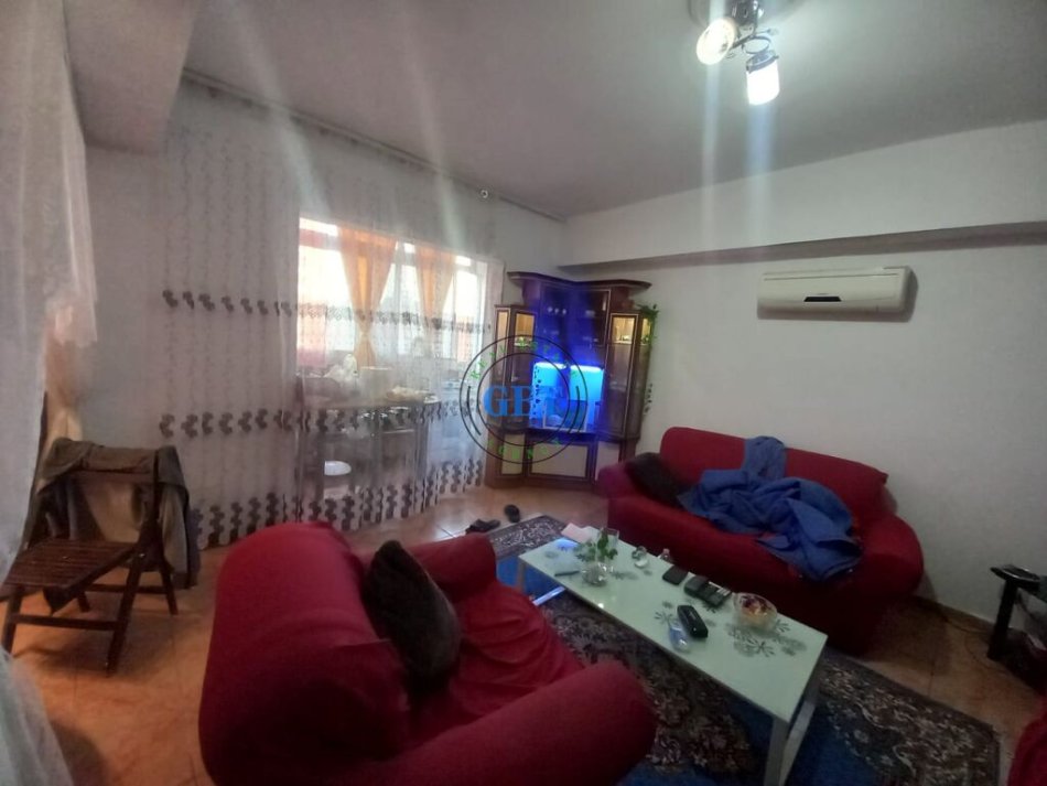 Durres, jepet me qera apartament 1+1 Kati 5, 60 m² 250 € (Drejtoria e Policis)