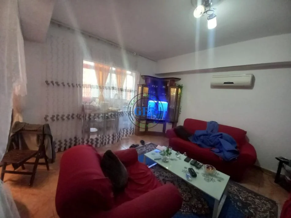 Durres, jepet me qera apartament 1+1+Ballkon Kati 5, 60 m² 250 € (Policia Durres)