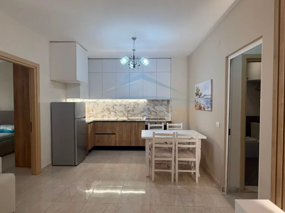 Tirane, shitet apartament 2+1 Kati 2, 65 m² 120.000 € (Unaza e Re)