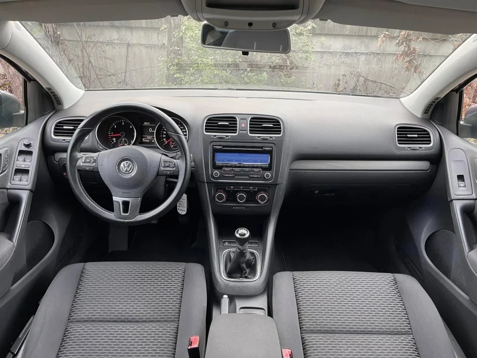 Tirane, shes makine VW GOLF VI Nafte, gri e erret manuale Klima 177.000 km 5.700 €