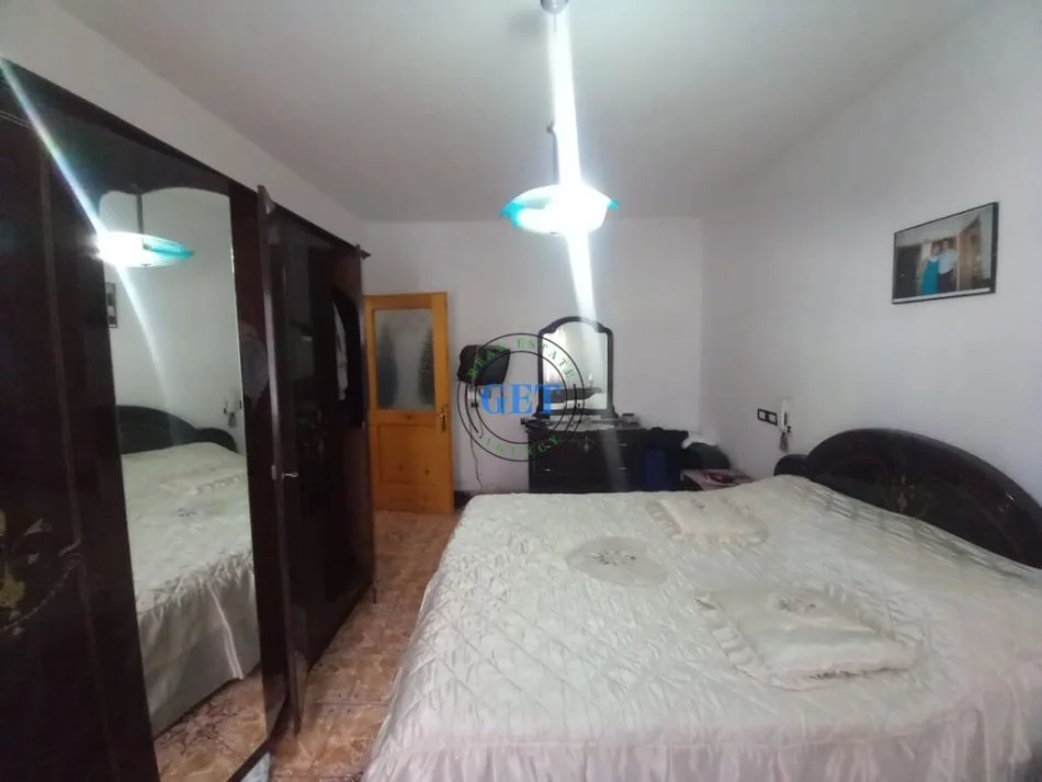 Durres, jepet me qera apartament 1+1 Kati 4, 60 m² 250 € (Drejtoria e Policise Durres)