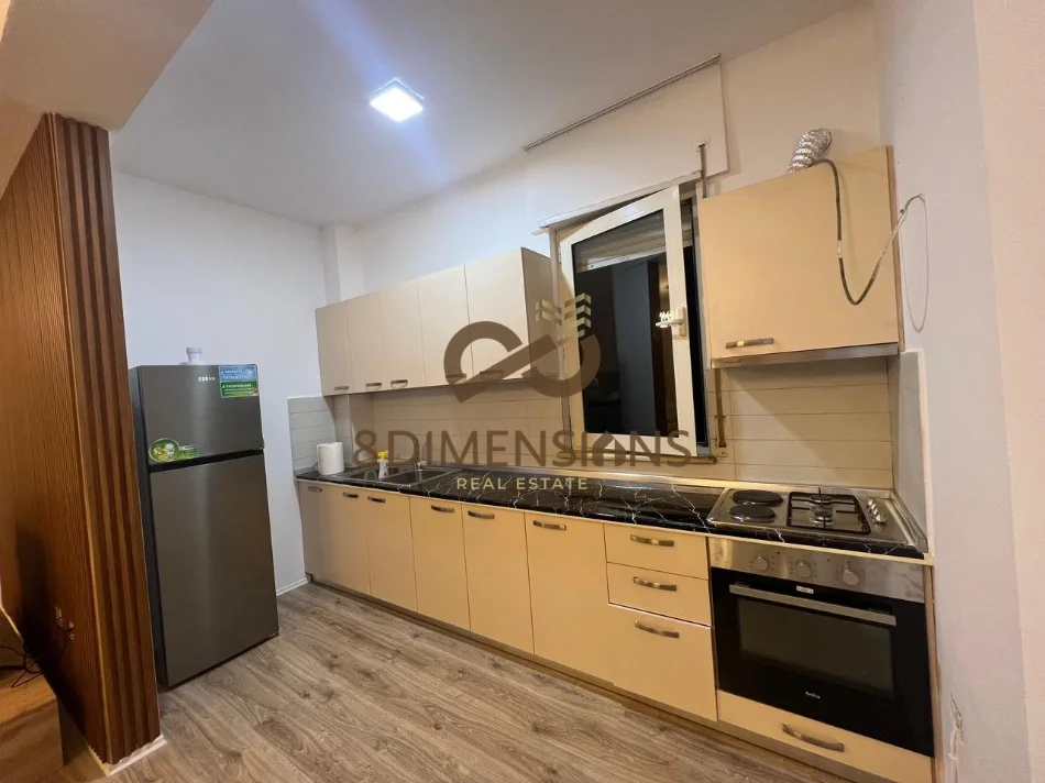 Tirane, jepet me qera apartament 1+1 Kati 5, 88 m² 600 € (liqeni i thate)