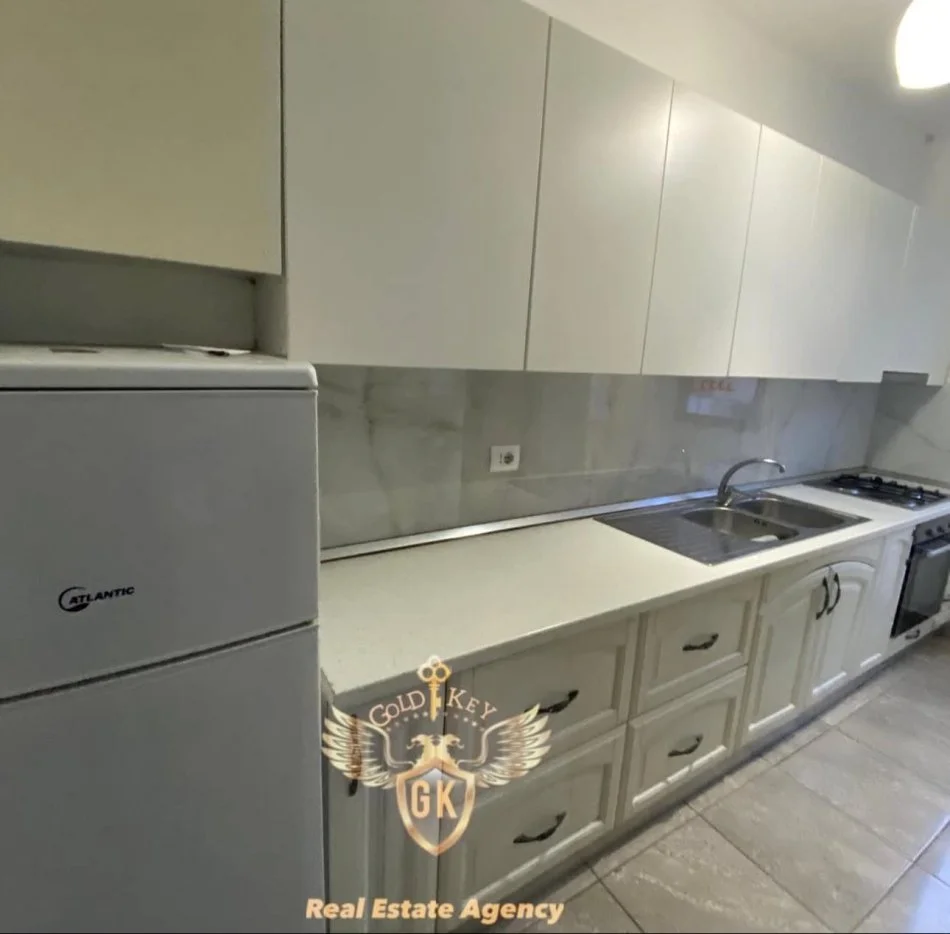 Durres, shitet apartament 1+1+Ballkon Kati 2, 60 m² 60.000 € (Dyli,Spitali)