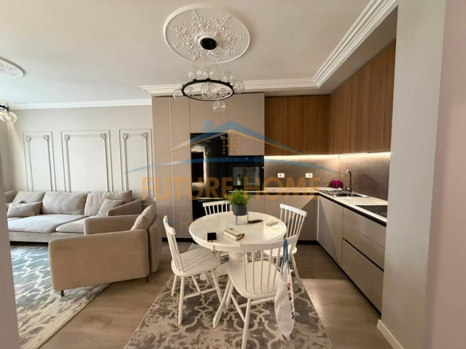 Tirane, jepet me qera apartament 1+1 Kati 5, 68 m² 650 € 