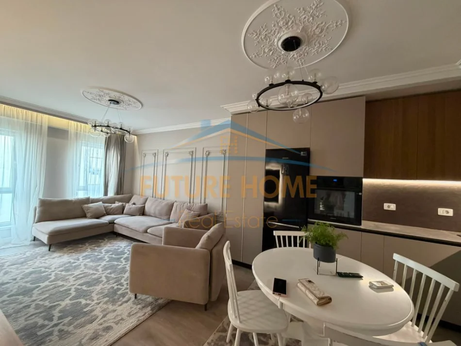 Tirane, jepet me qera apartament 1+1 Kati 5, 68 m² 650 € 