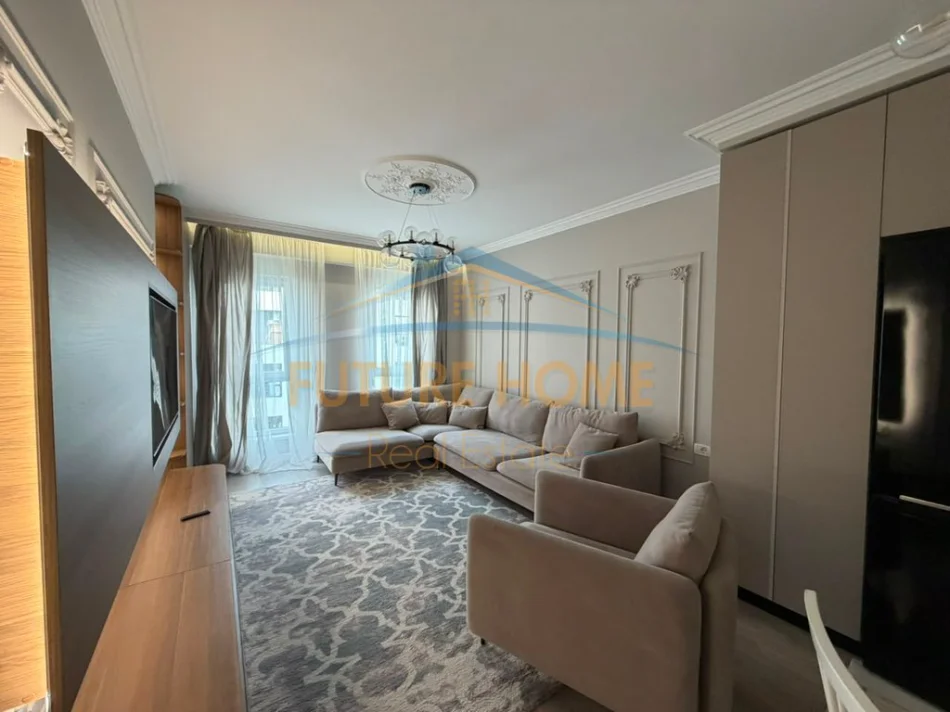 Tirane, jepet me qera apartament 1+1 Kati 5, 68 m² 650 € 
