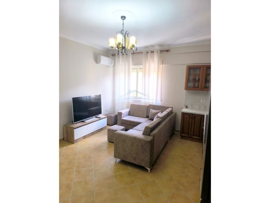Tirane, shitet apartament 2+1 Kati 5, 94 m² 160.500 € (Prane Restorant Freskut)
