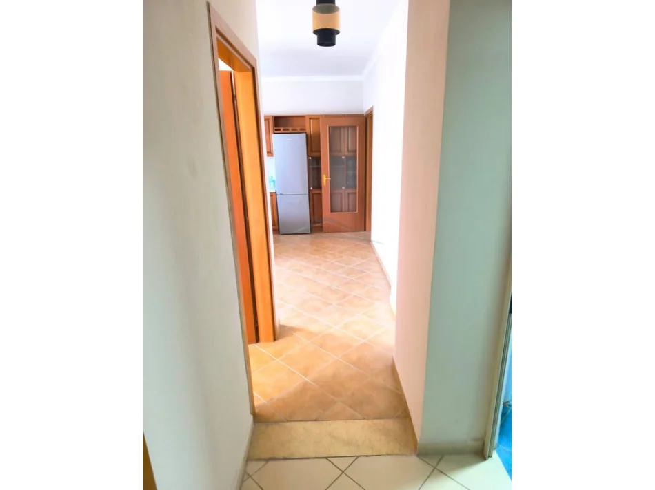Tirane, shitet apartament 2+1 Kati 5, 94 m² 160.500 € (Prane Restorant Freskut)
