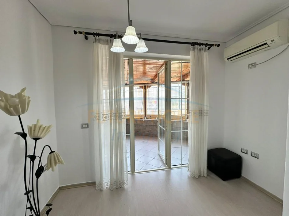 Tirane, shitet apartament Kati 8, 98 m² (KOMPLEKSI GRAND TODI SHKURTI)
