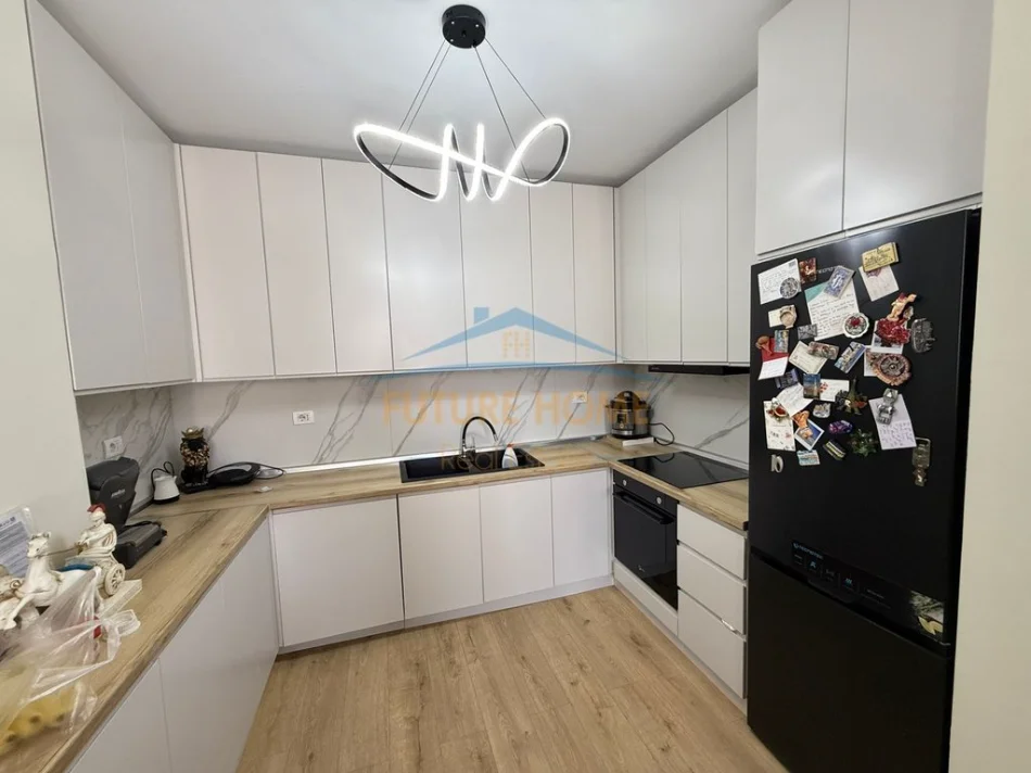 Tirane, shitet apartament 2+1+Aneks+Ballkon Kati 8, 90 m² 169.000 € (Paskuqan)