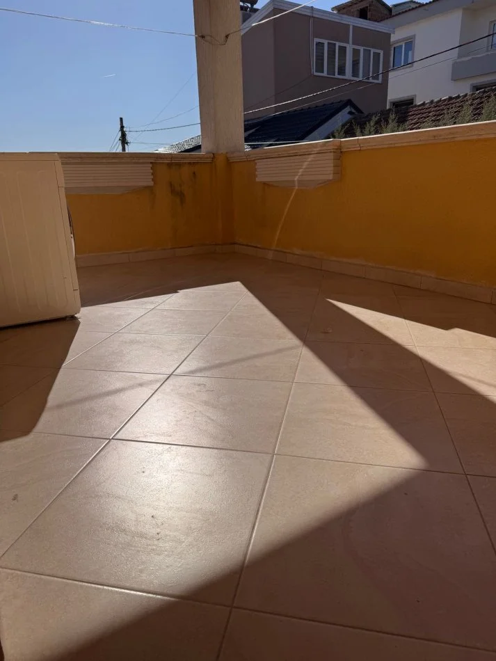 Tirane, jap me qera apartament 2+1+Aneks+Ballkon Kati 2, 115 m² 450 € (Sauk ( Te Xhamia))