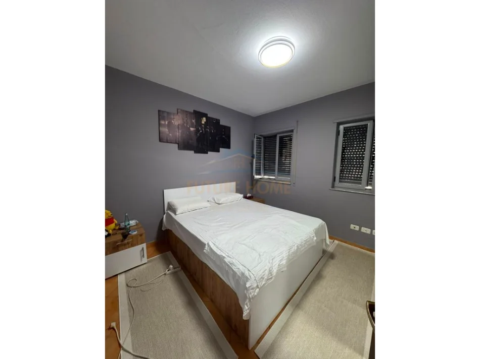 Tirane, shitet apartament 3+1+Ballkon Kati 4, 123 m² 300.000 € (Pallati me Shigjeta)