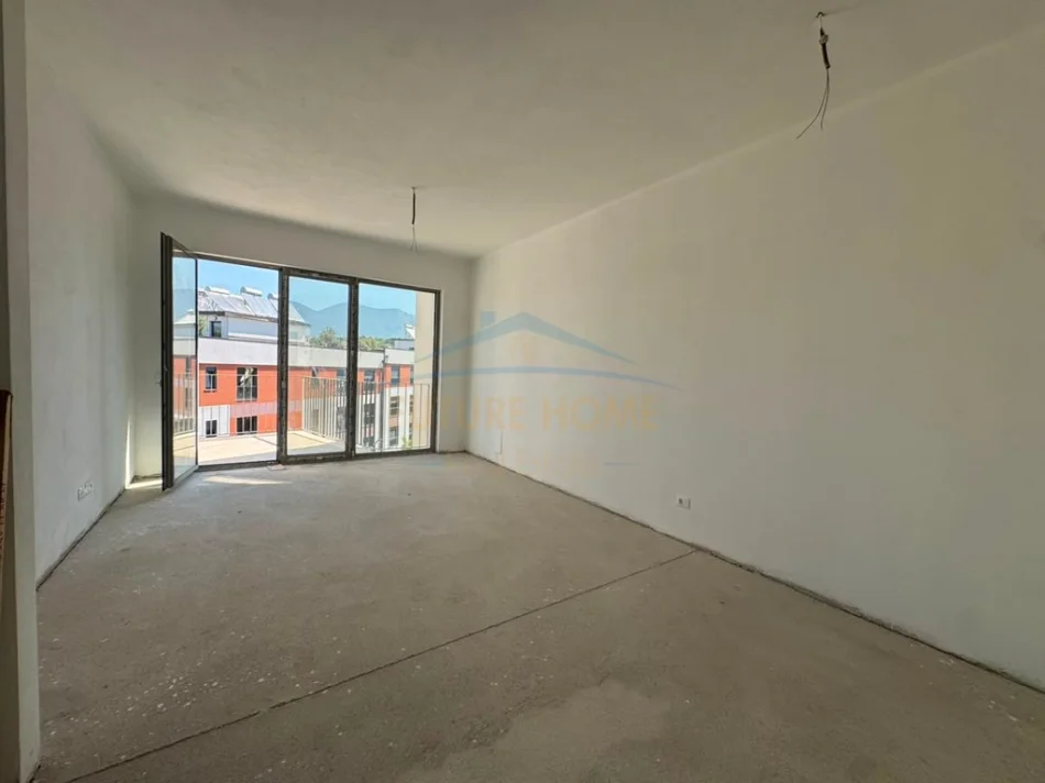 Shitet, Apartament 2+1+2+Post Parkimi, Green Valley, Liqeni I Thate. 0696069906