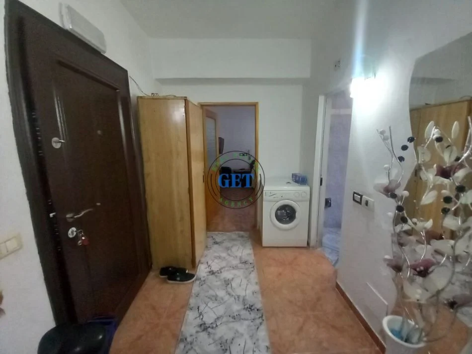 Durres, jepet me qera apartament 1+1 Kati 4, 60 m² 250 € (Drejtoria e Policise Durres)