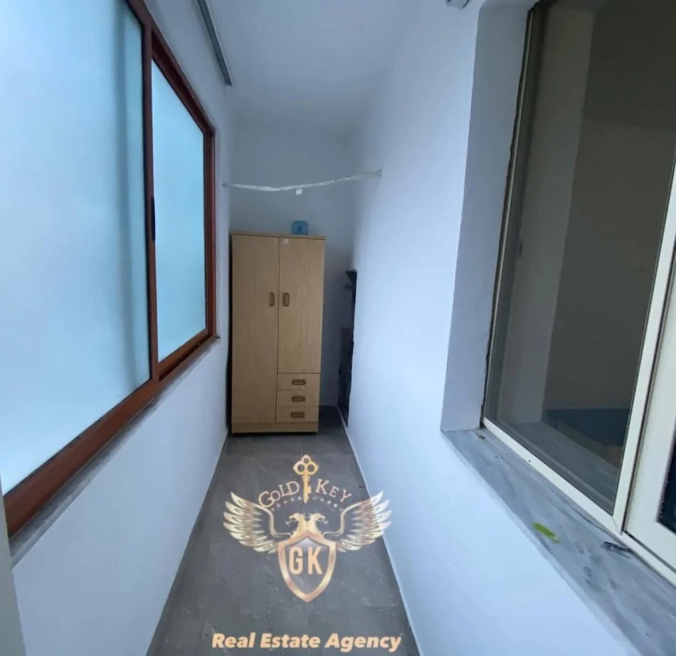 Durres, shitet apartament 1+1+Ballkon Kati 2, 60 m² 60.000 € (Dyli,Spitali)