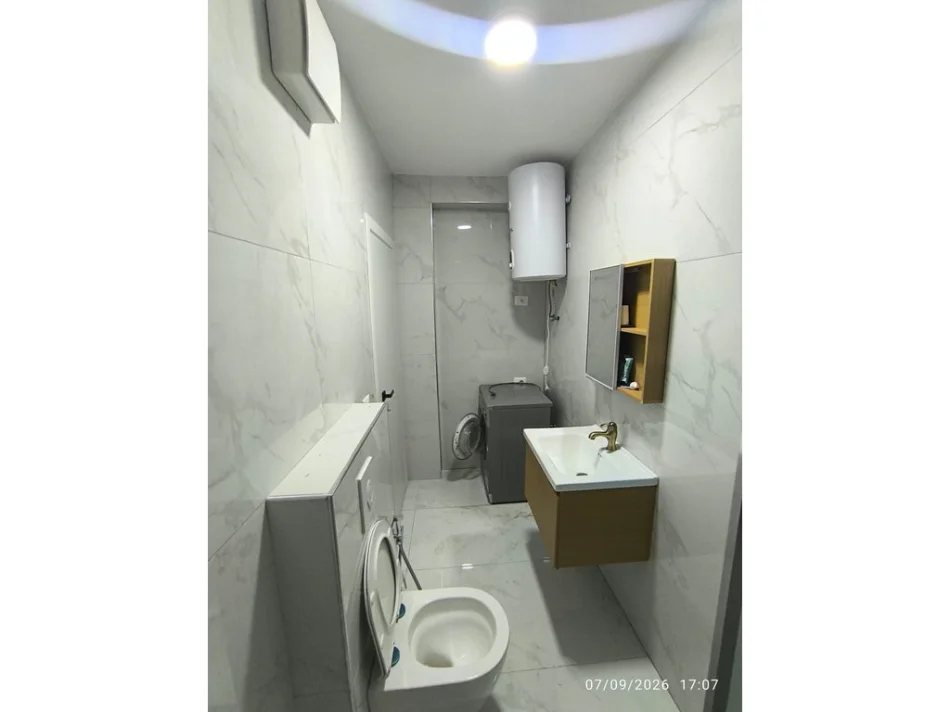 Tirane, jepet me qera apartament 1+1 Kati 5, 62 m² 600 € (Stadiumi Dinamo)