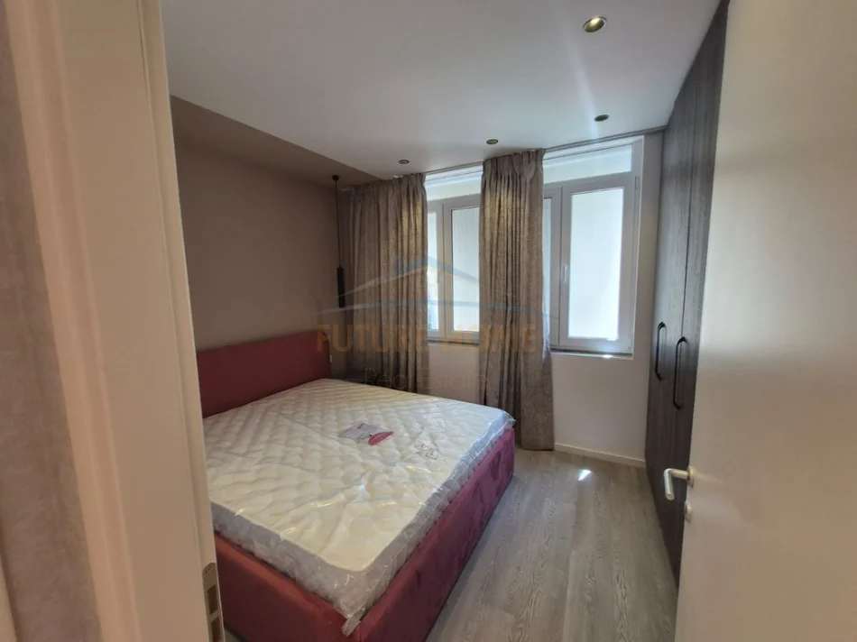 Tirane, shitet apartament 2+1 Kati 4, 61 m² 210.000 € (Garda)