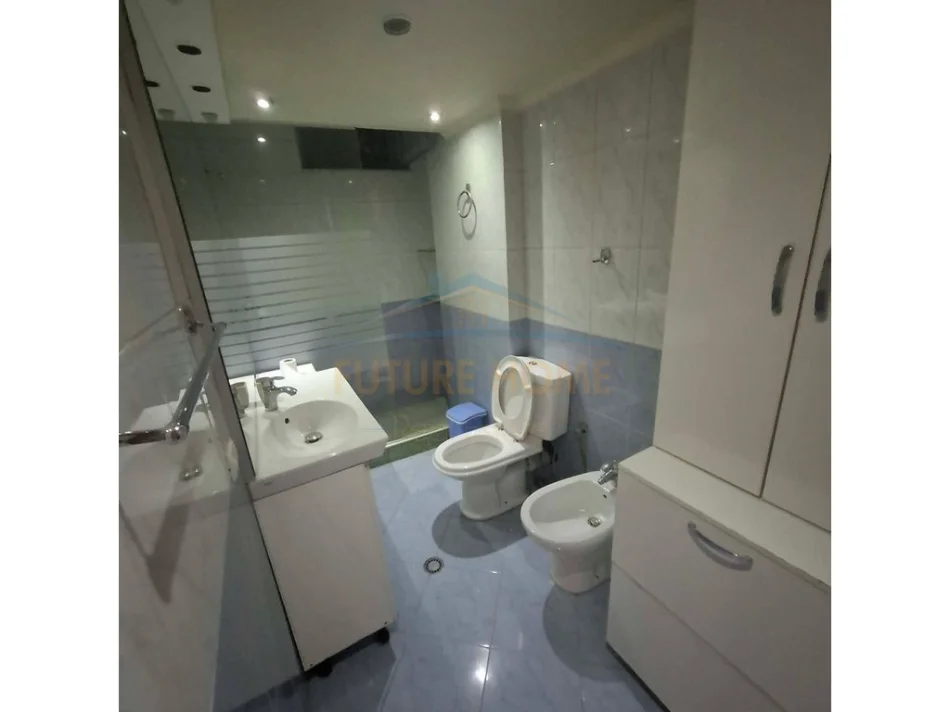 Shitet, Apartament 2+1, Rruga Astrit Losha, Unaza e Re 0696069906