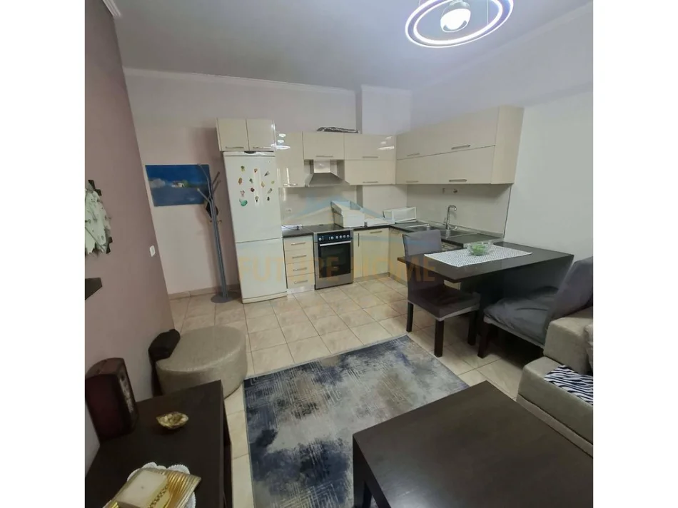 Shitet, Apartament 2+1, Rruga Astrit Losha, Unaza e Re 0696069906