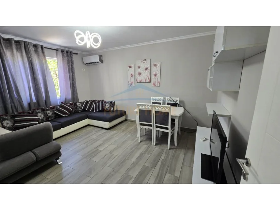 Tirane, jepet me qera apartament 1+1+Ballkon Kati 2, 59 m² 530 € (Rruga Irfan Tomini)