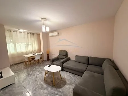 Tirane, jepet me qera apartament 1+1 Kati 2, 80 m² 600 € 