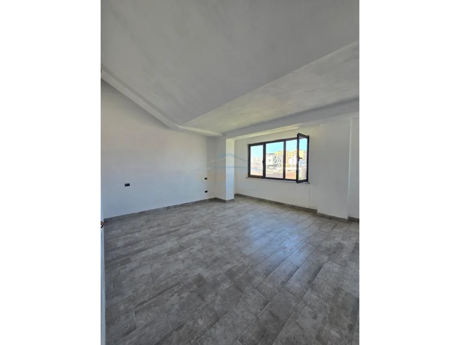 Durres Plazh, shitet Vile Vile 3 Katshe , 118 m² 400.000 € (Durres Plazh)