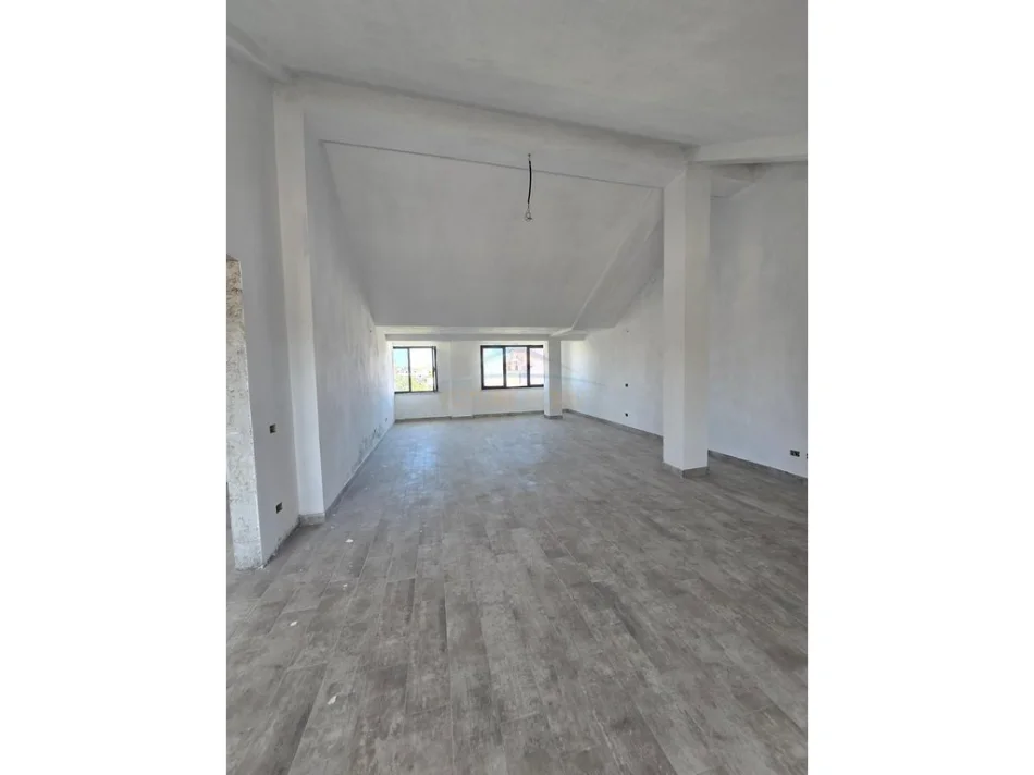 Durres Plazh, shitet Vile Vile 3 Katshe , 118 m² 400.000 € (Durres Plazh)