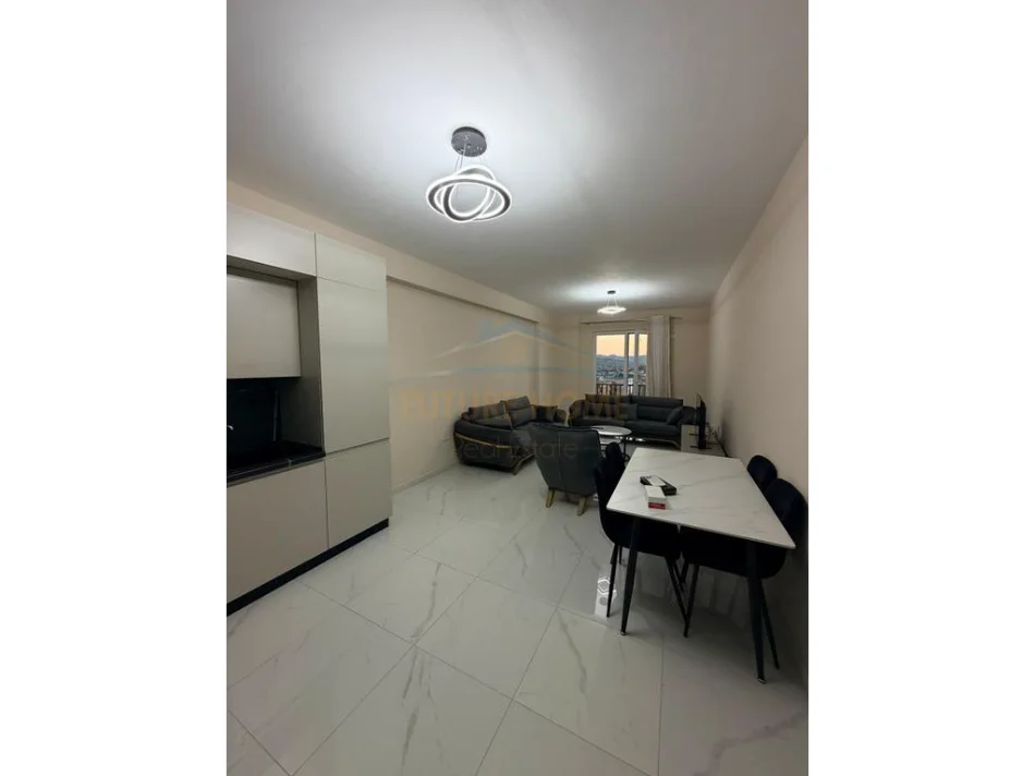 Tirane, shitet apartament 2+1+Ballkon Kati 7, 125.000 € 