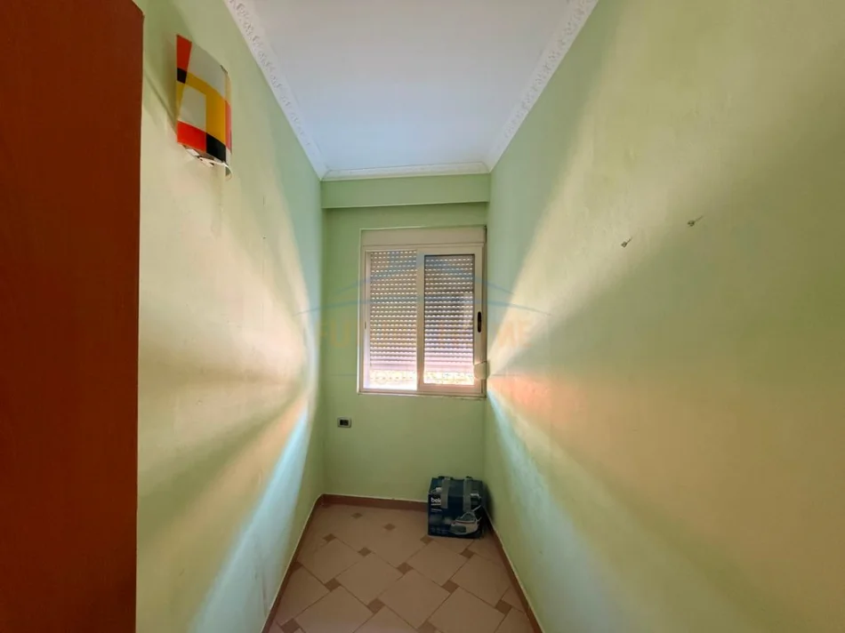 Tirane, jap me qera apartament 1+1 Kati 1, 67 m² 650 € (Rruga e Bogdanëve.)