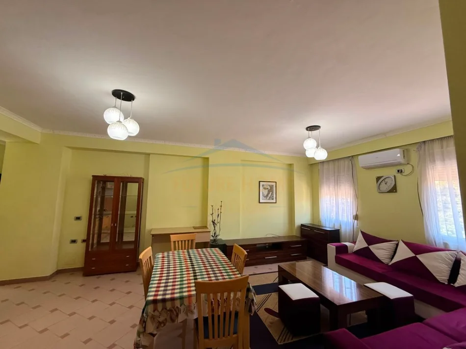 Tirane, jap me qera apartament 1+1 Kati 1, 67 m² 650 € (Rruga e Bogdanëve.)