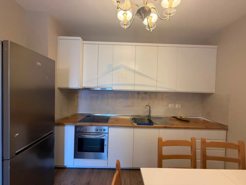 Tirane, jepet me qera apartament 2+1 Kati 3, 85 m² 500 € (Kompleksi Molla, Bulevardi Migjeni)