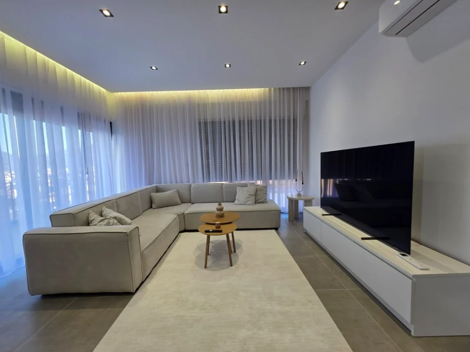 Tirane, jepet me qera apartament 3+1 Kati 5, 142 m² 1.500 € (Rezidenca Kodra e Diellit 2)