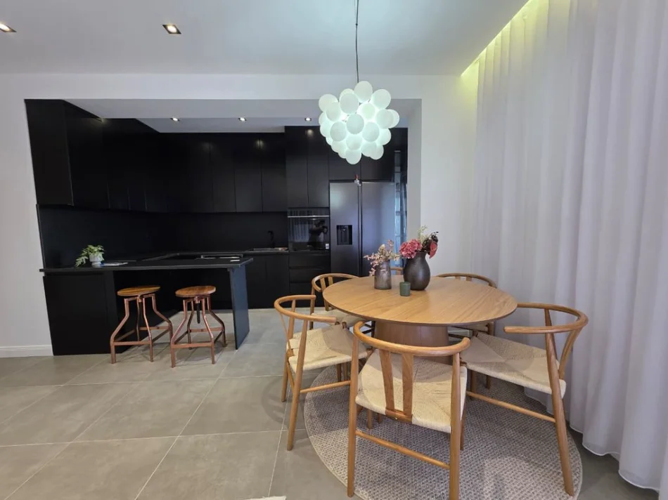 Tirane, jepet me qera apartament 3+1 Kati 5, 142 m² 1.500 € (Rezidenca Kodra e Diellit 2)