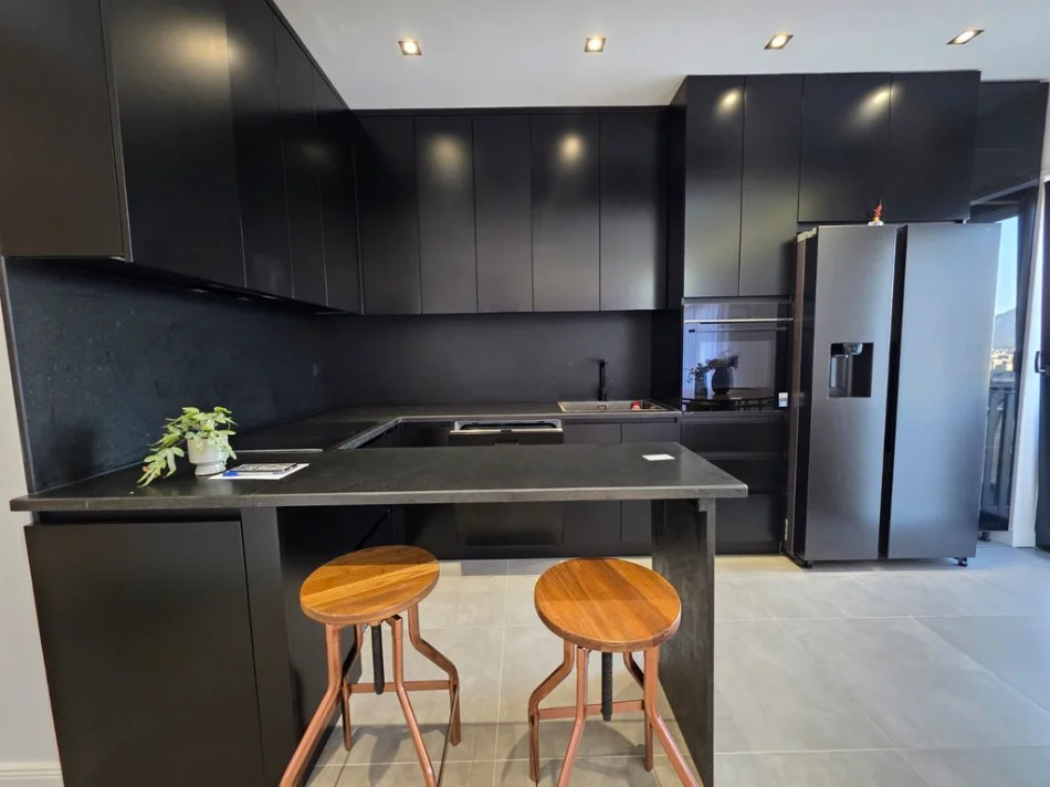 Tirane, jepet me qera apartament 3+1+Ballkon Kati 5, 141 m² 1.500 € (Kodra e Diellit)