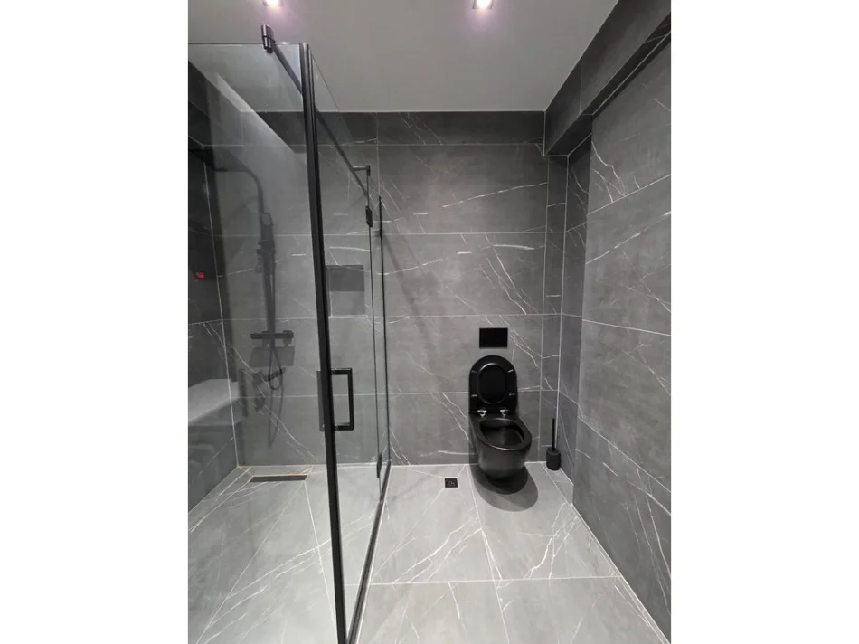 Tirane, jepet me qera apartament 3+1+Ballkon Kati 5, 141 m² 1.500 € (Kodra e Diellit)
